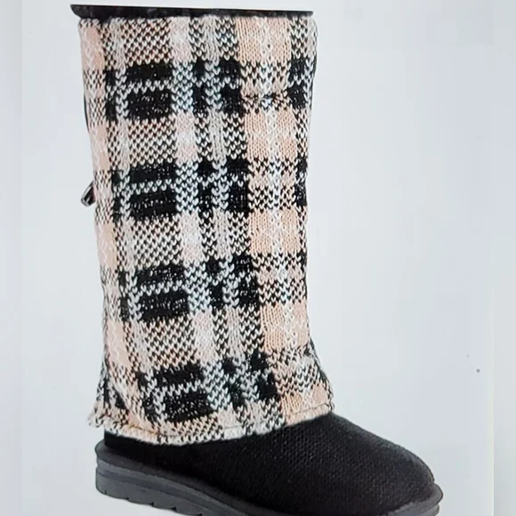 NWT MUKLUK RUGGED SOLE KNIT DETAIL FAUX FUR INTERIOR TOGGLE ACCENT SIZE 8 - Picture 2 of 10